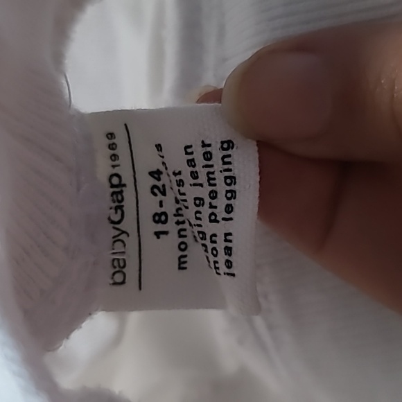 10 for $25 - baby GAP Infant 18-24m White Jeans - Picture 2 of 2